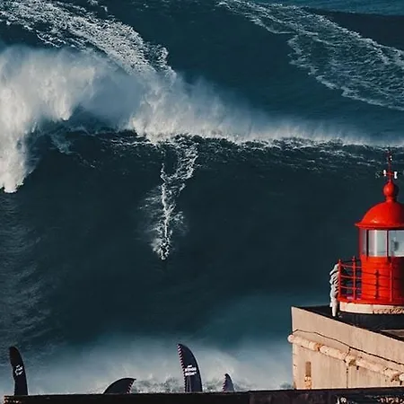 Supertubos Surf & V2 Nyaraló